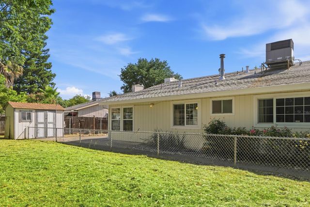 10 Pelican Ct, Sacramento, CA 95833