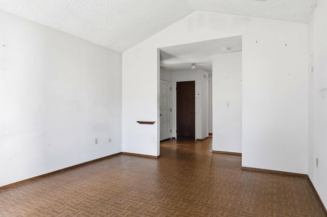 10 Pelican Ct, Sacramento, CA 95833