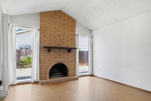10 Pelican Ct, Sacramento, CA 95833