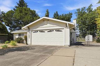 10 Pelican Ct, Sacramento, CA 95833