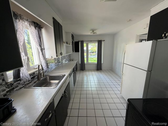 7427 DREXEL Street, Dearborn Heights, MI 48127
