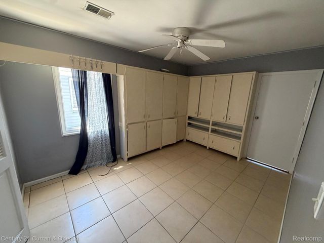 7427 DREXEL Street, Dearborn Heights, MI 48127