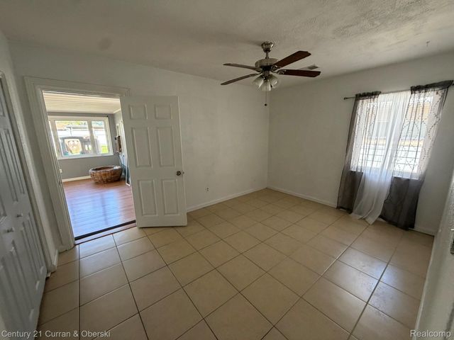 7427 DREXEL Street, Dearborn Heights, MI 48127