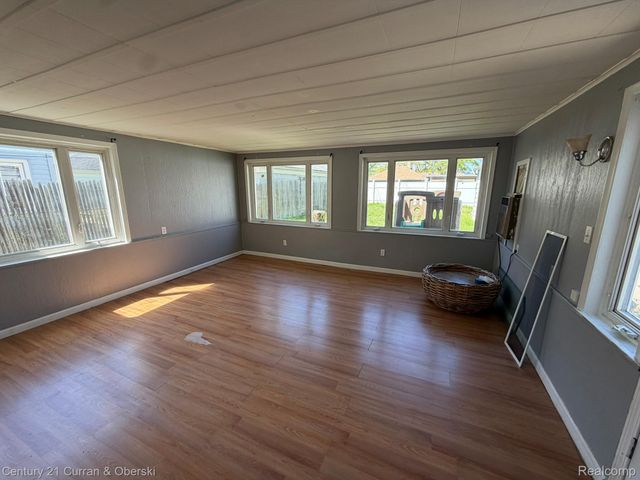 7427 DREXEL Street, Dearborn Heights, MI 48127