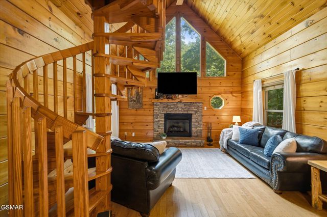 3163 Sourwood Way, Sevierville, TN 37862