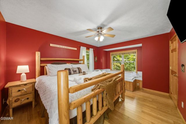 3163 Sourwood Way, Sevierville, TN 37862