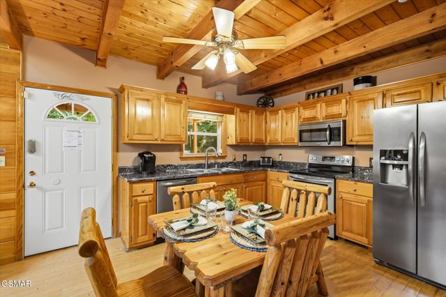 3163 Sourwood Way, Sevierville, TN 37862