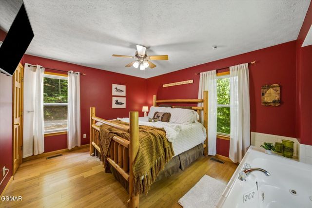 3163 Sourwood Way, Sevierville, TN 37862