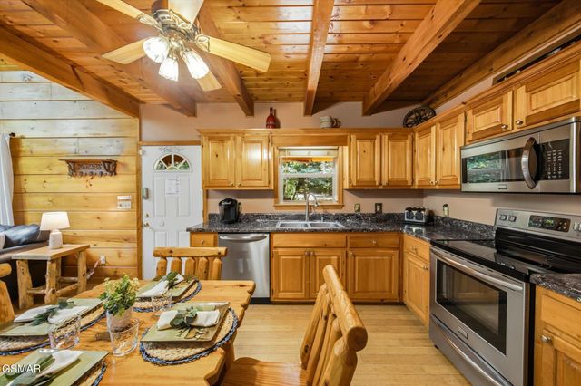 3163 Sourwood Way, Sevierville, TN 37862
