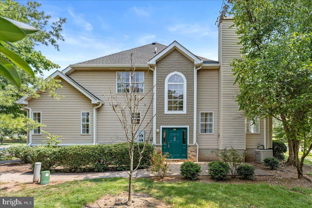 901 RHOADS DR, Belle Mead, NJ 08502