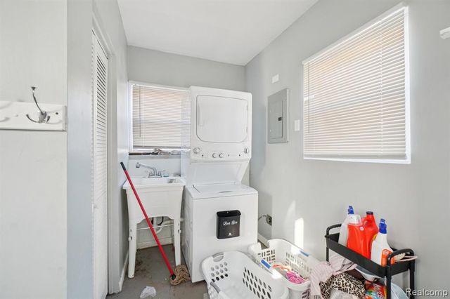 3050 Grayson Street, Ferndale, MI 48220