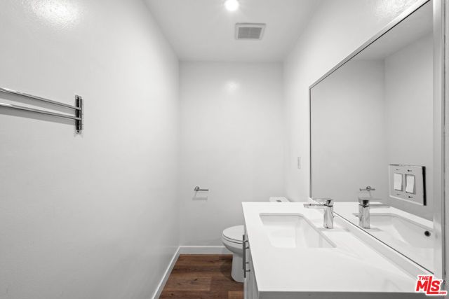 136 S Palm Drive 305, Beverly Hills, CA 90212