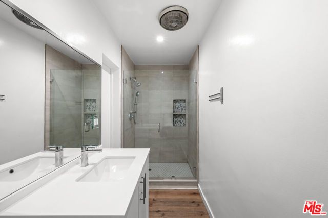136 S Palm Drive 305, Beverly Hills, CA 90212