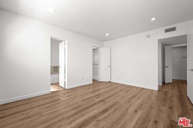 136 S Palm Drive 305, Beverly Hills, CA 90212