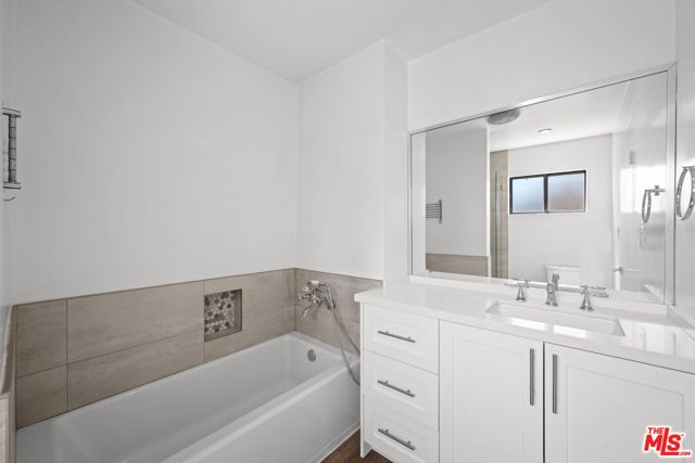 136 S Palm Drive 305, Beverly Hills, CA 90212