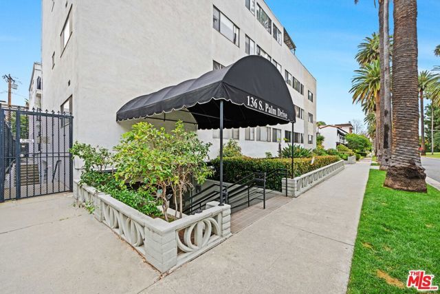 136 S Palm Drive 305, Beverly Hills, CA 90212