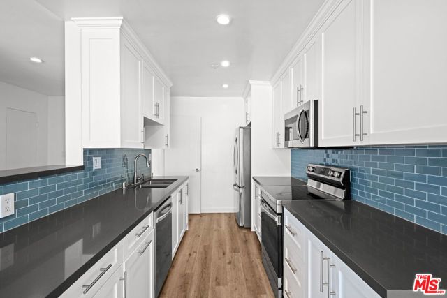 136 S Palm Drive 305, Beverly Hills, CA 90212