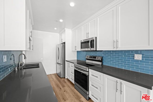 136 S Palm Drive 305, Beverly Hills, CA 90212