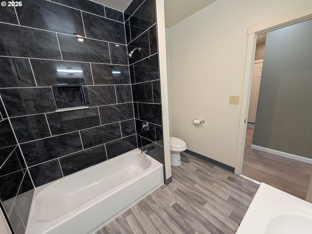 10503 Nw 3RD St, Portland, OR 97231