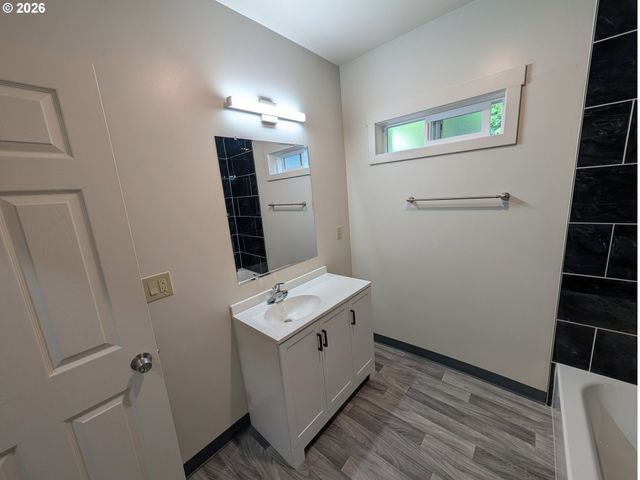 10503 Nw 3RD St, Portland, OR 97231