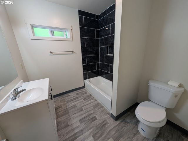 10503 Nw 3RD St, Portland, OR 97231