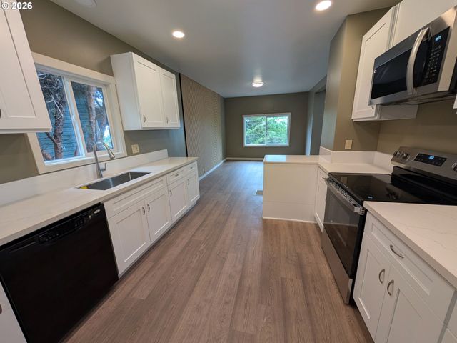 10503 Nw 3RD St, Portland, OR 97231