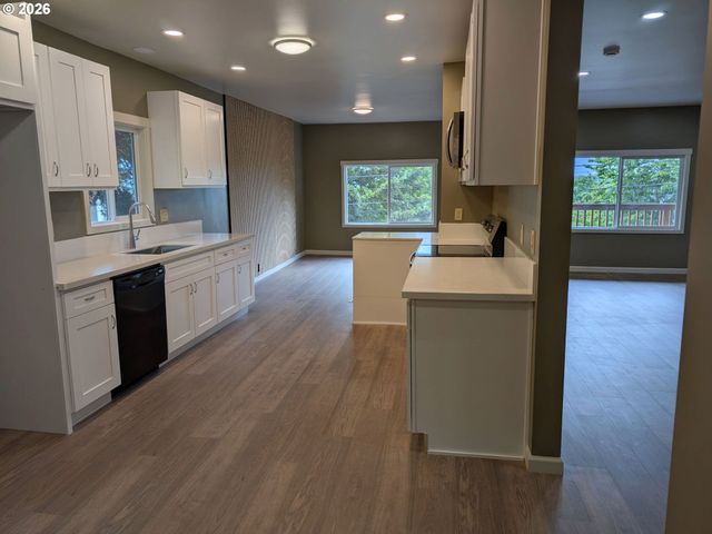 10503 Nw 3RD St, Portland, OR 97231