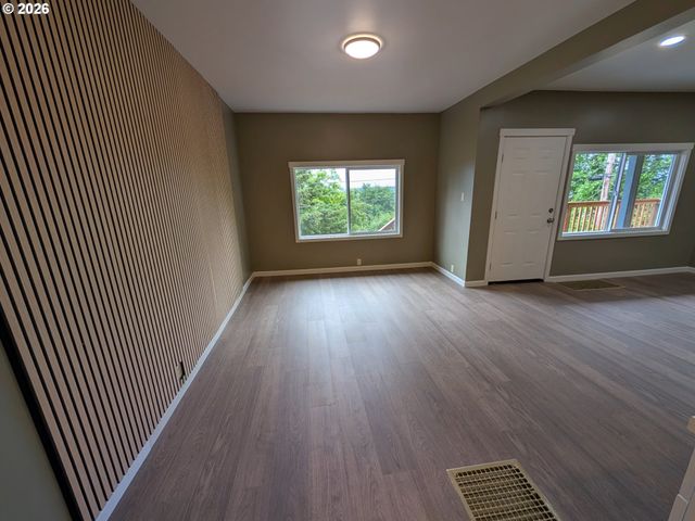 10503 Nw 3RD St, Portland, OR 97231