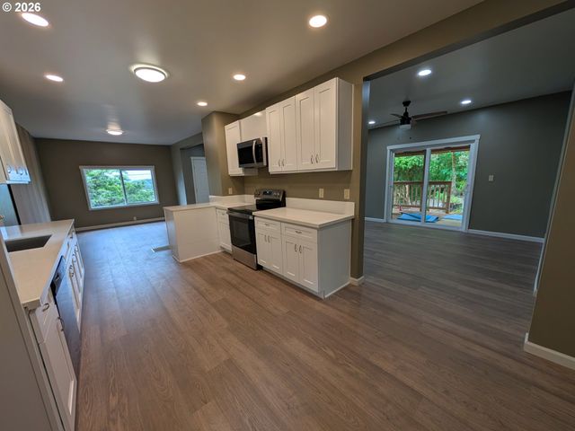 10503 Nw 3RD St, Portland, OR 97231