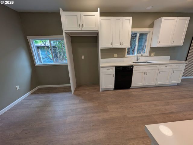 10503 Nw 3RD St, Portland, OR 97231
