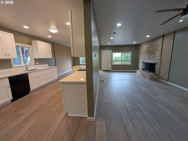 10503 Nw 3RD St, Portland, OR 97231