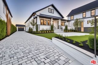 1207 S Harvard Boulevard, Los Angeles, CA 90006