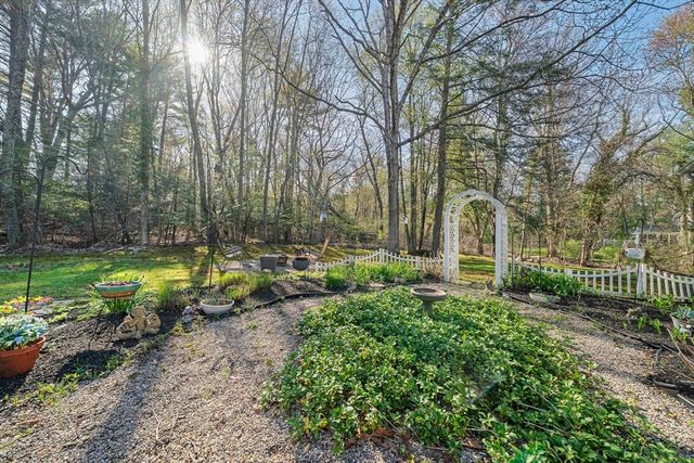 110 Country Rd, Hanover, MA 02339