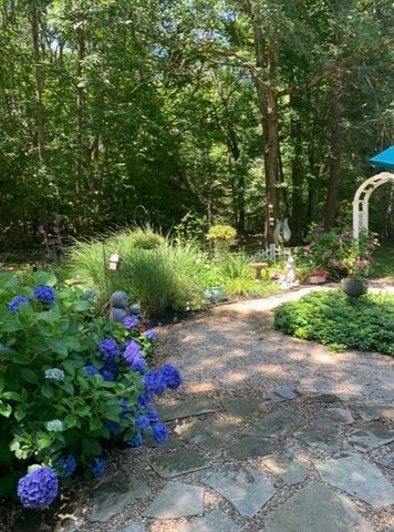 110 Country Rd, Hanover, MA 02339