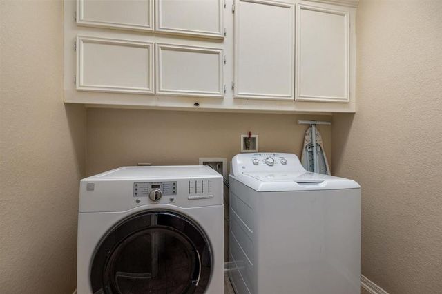 130 Zephyr Bend Place, The Woodlands, TX 77381