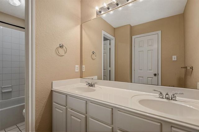 130 Zephyr Bend Place, The Woodlands, TX 77381