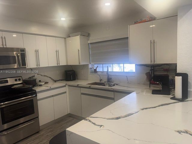 19700 NW 6th Place, Miami Gardens, FL 33169