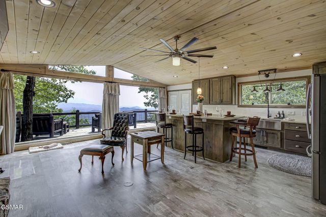 1001 Old Laurel Lane, Sevierville, TN 37876