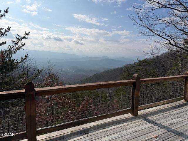 1001 Old Laurel Lane, Sevierville, TN 37876