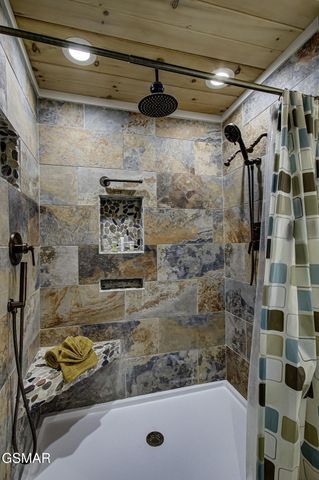 1001 Old Laurel Lane, Sevierville, TN 37876