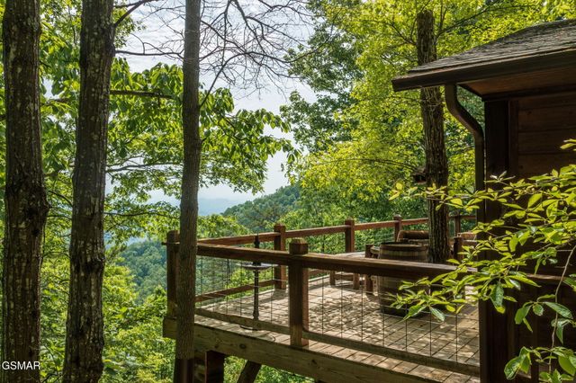 1001 Old Laurel Lane, Sevierville, TN 37876