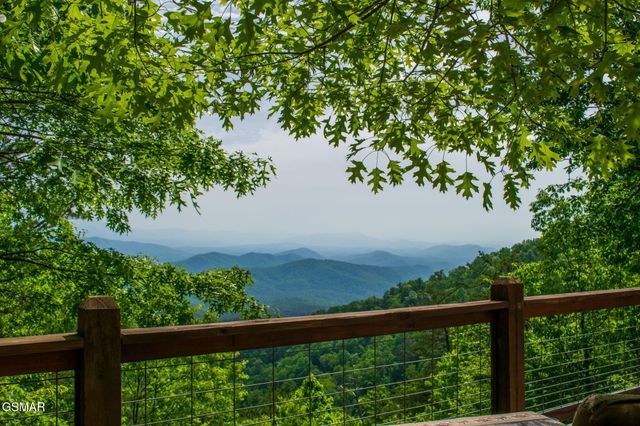 1001 Old Laurel Lane, Sevierville, TN 37876