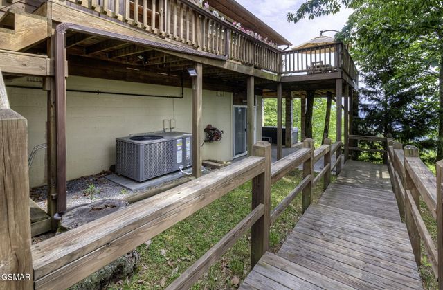 1001 Old Laurel Lane, Sevierville, TN 37876