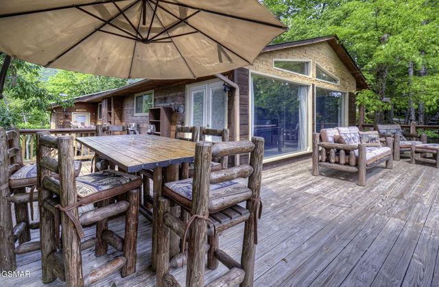 1001 Old Laurel Lane, Sevierville, TN 37876