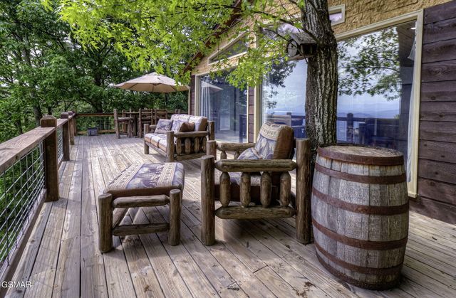 1001 Old Laurel Lane, Sevierville, TN 37876