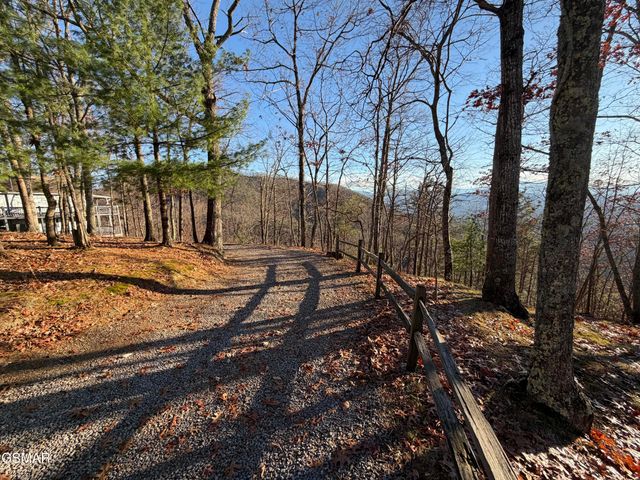 1001 Old Laurel Lane, Sevierville, TN 37876