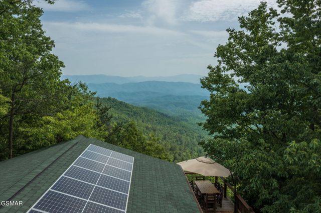 1001 Old Laurel Lane, Sevierville, TN 37876