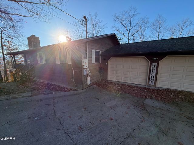 1001 Old Laurel Lane, Sevierville, TN 37876