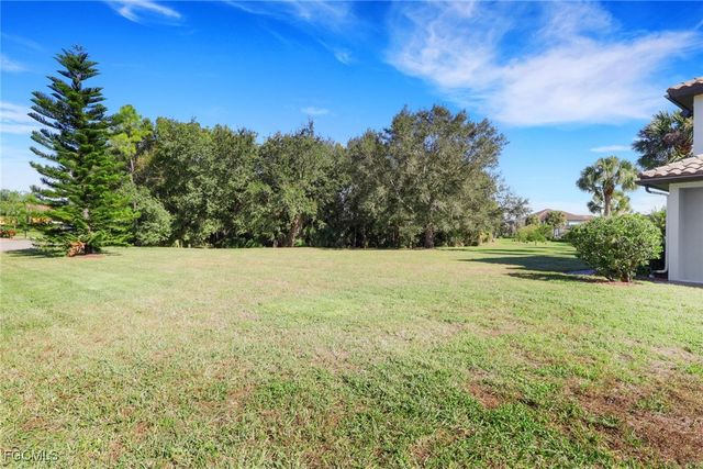 12500 Fairmont DR, Fort Myers, FL 33913