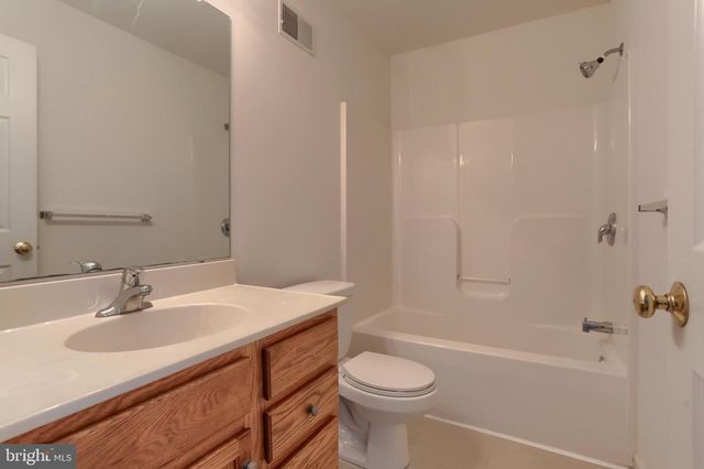 2116 AUTUMN CT, Lebanon, PA 17042